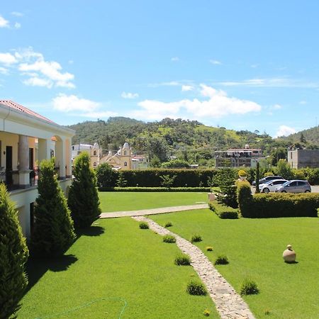 Fuente Real Hotel Huehuetenango Exterior photo