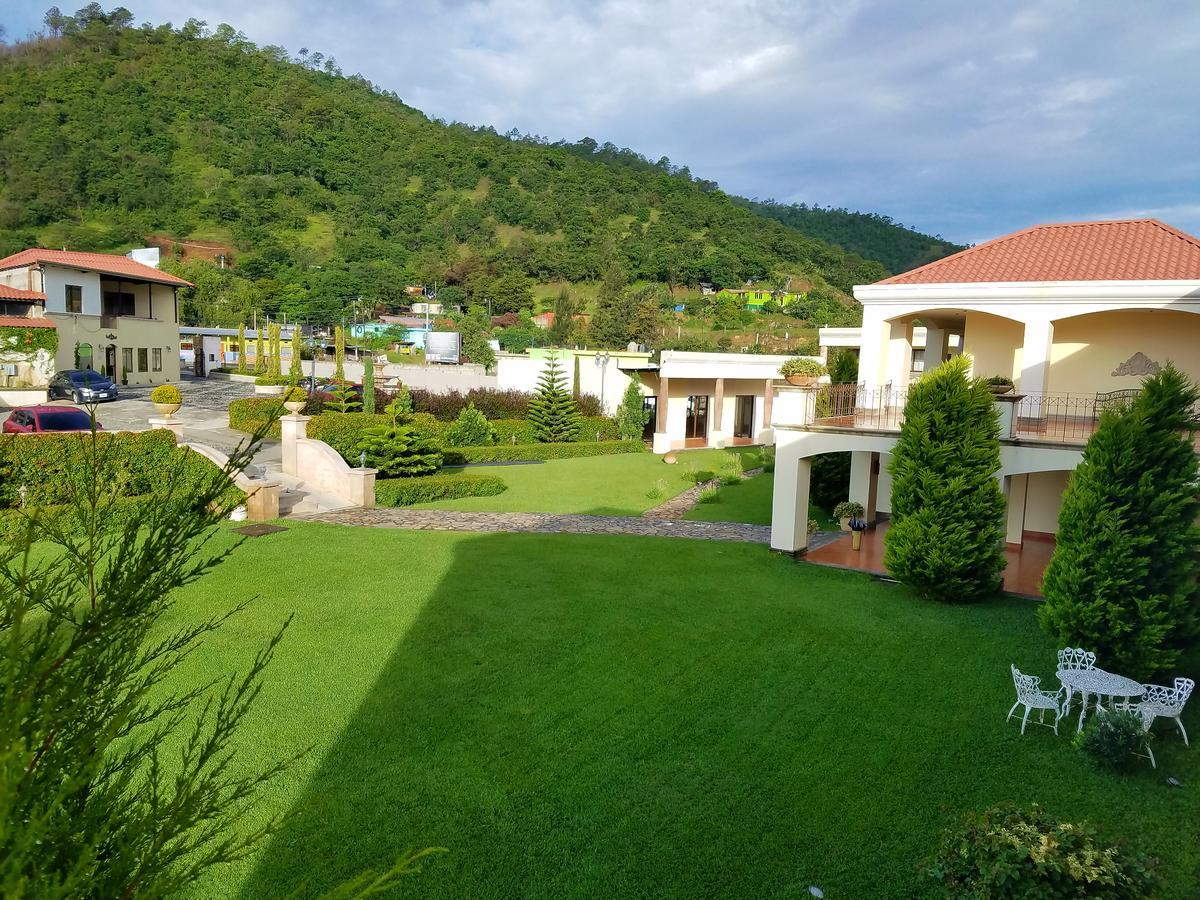 Fuente Real Hotel Huehuetenango Exterior photo